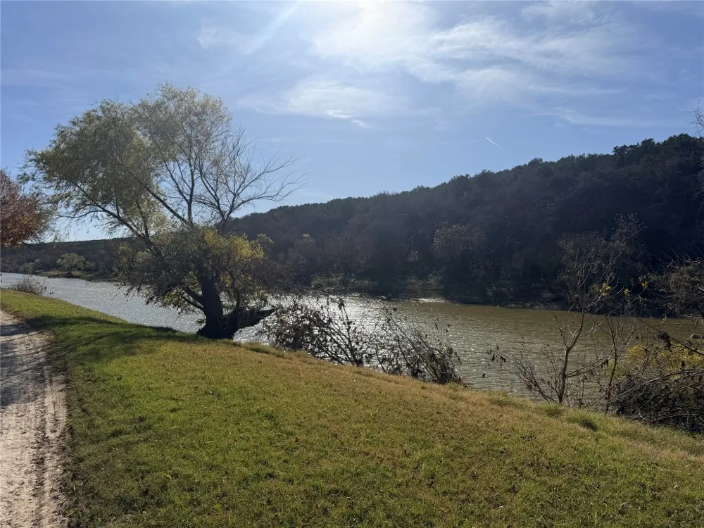 151 North River Road Lampasas, TX 76550