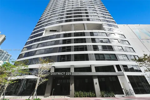 225 Miami Avenue #901