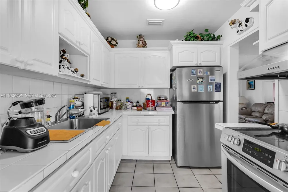 5931 SW 14th St West Miami, FL 33144