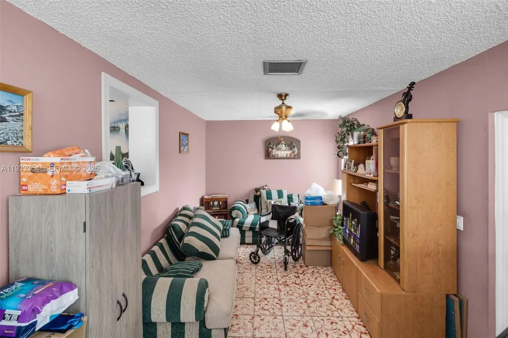 5931 SW 14th St West Miami, FL 33144