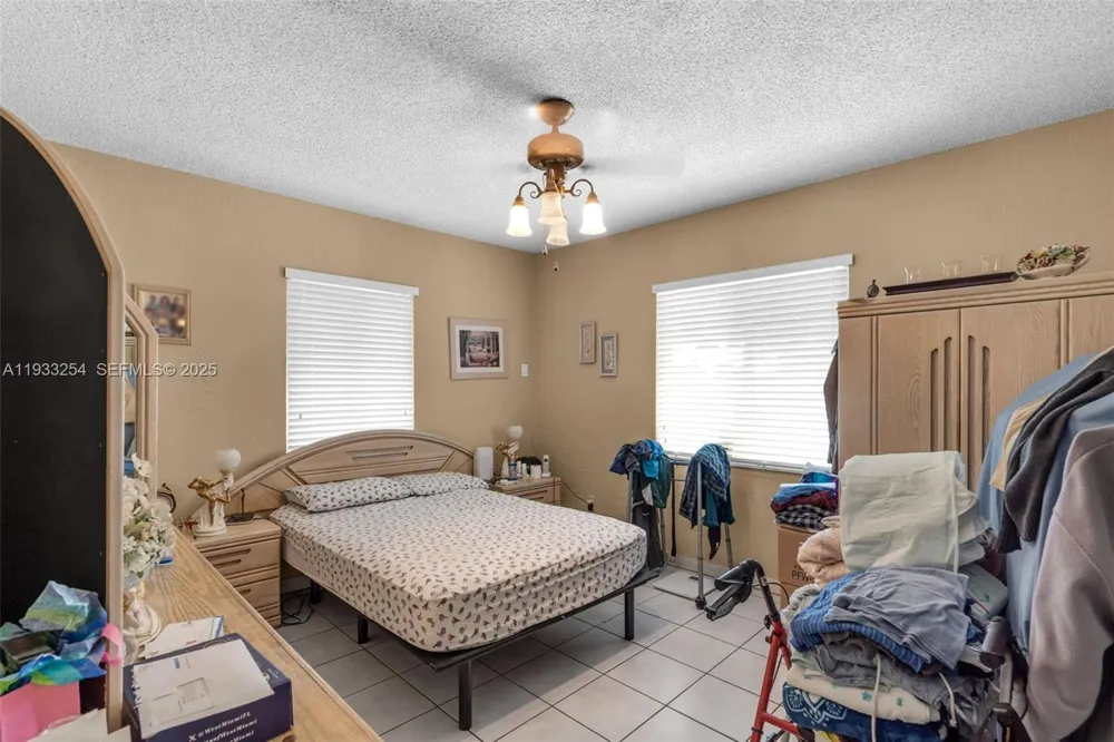 5931 SW 14th St West Miami, FL 33144