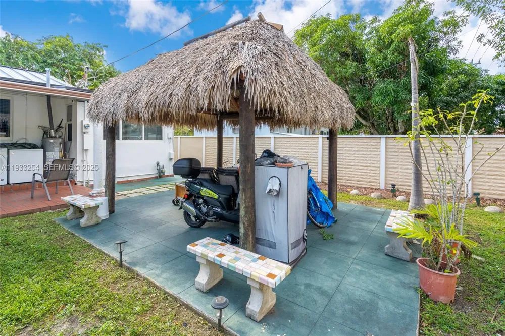 5931 SW 14th St West Miami, FL 33144