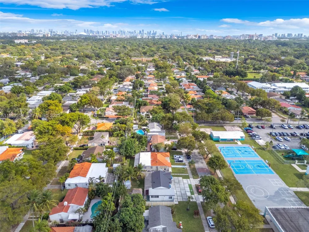 5931 SW 14th St West Miami, FL 33144