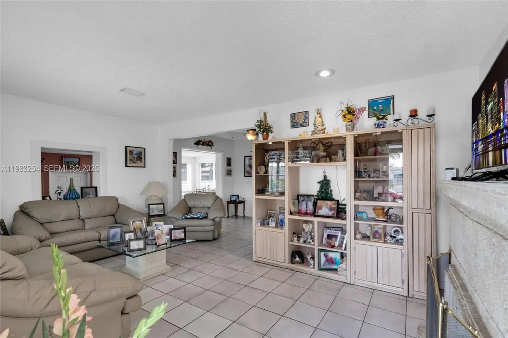 5931 SW 14th St West Miami, FL 33144