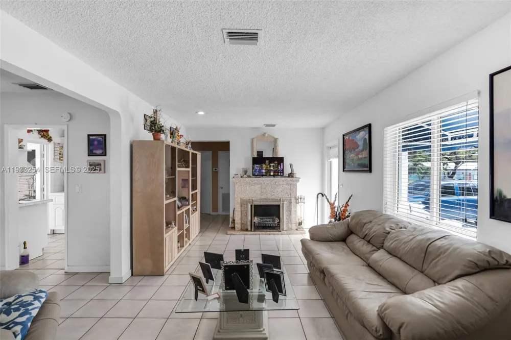 5931 SW 14th St West Miami, FL 33144