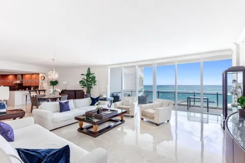 10295 Collins Ave #803