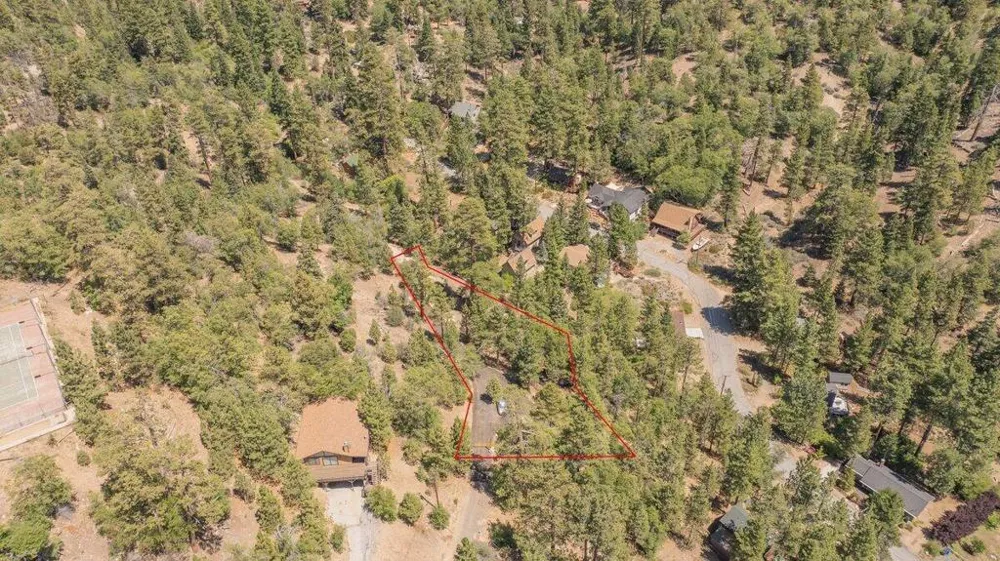 1275 Fawnskin Drive Fawnskin, CA 92333