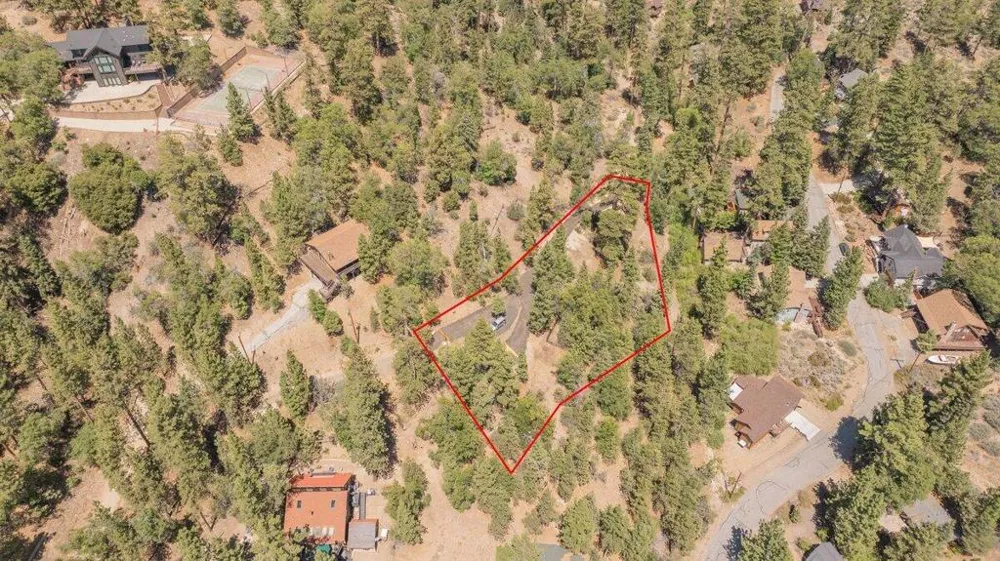 1275 Fawnskin Drive Fawnskin, CA 92333