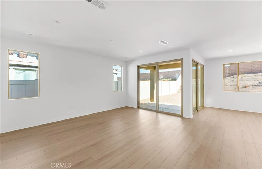 25381 Violane Drive Menifee, CA 92585