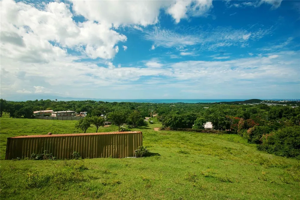 14 CALLE 16 Vieques, PR 00765