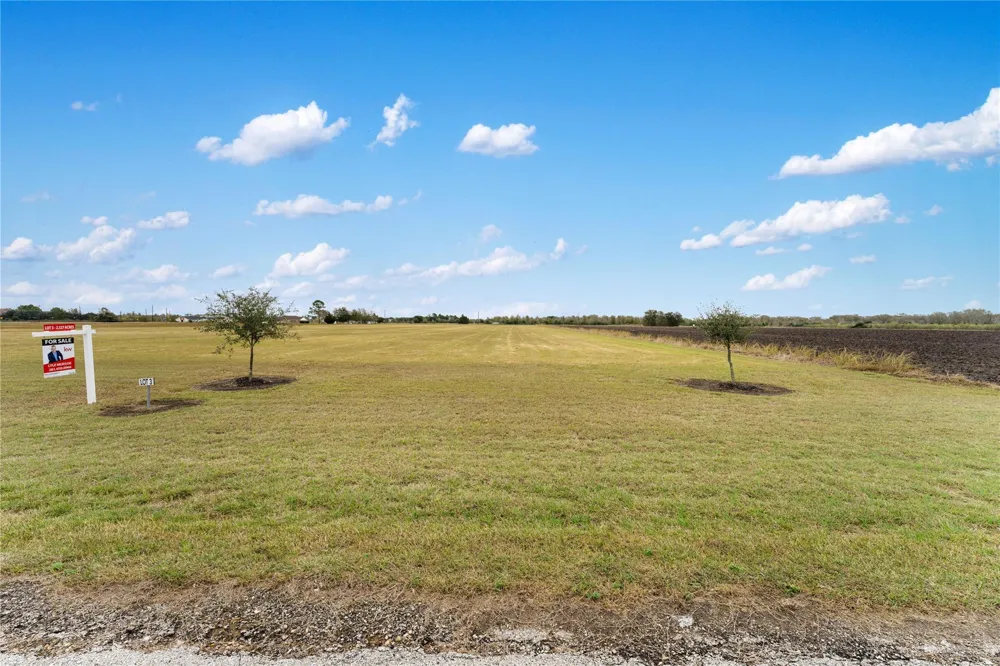 2 Neal Rd Beasley, TX 77417