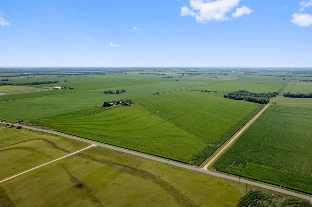 1701 County Road 424 Taylor, TX 76574
