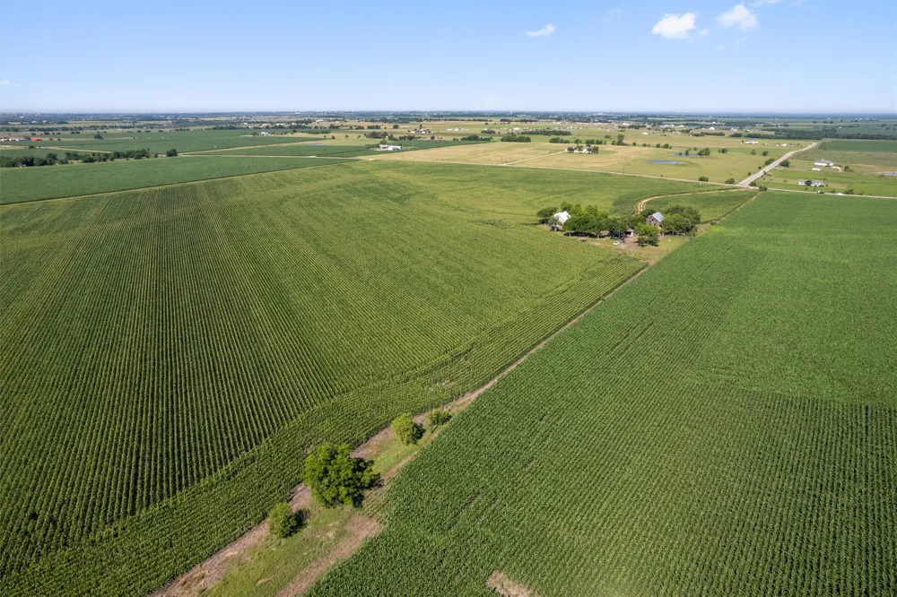 1701 County Road 424 Taylor, TX 76574
