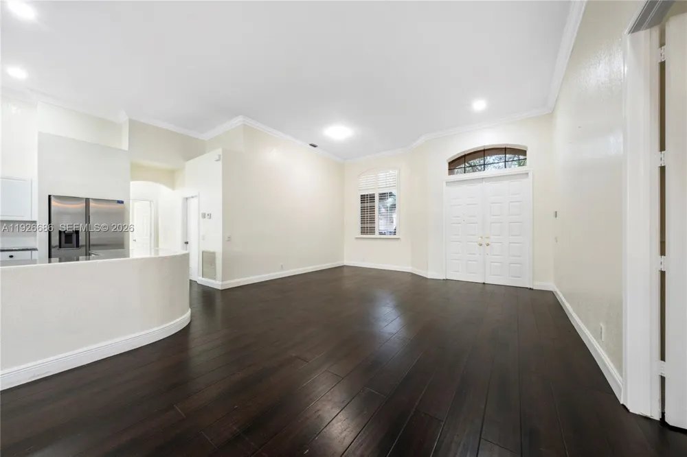 2893 Oakbrook Dr Weston, FL 33332