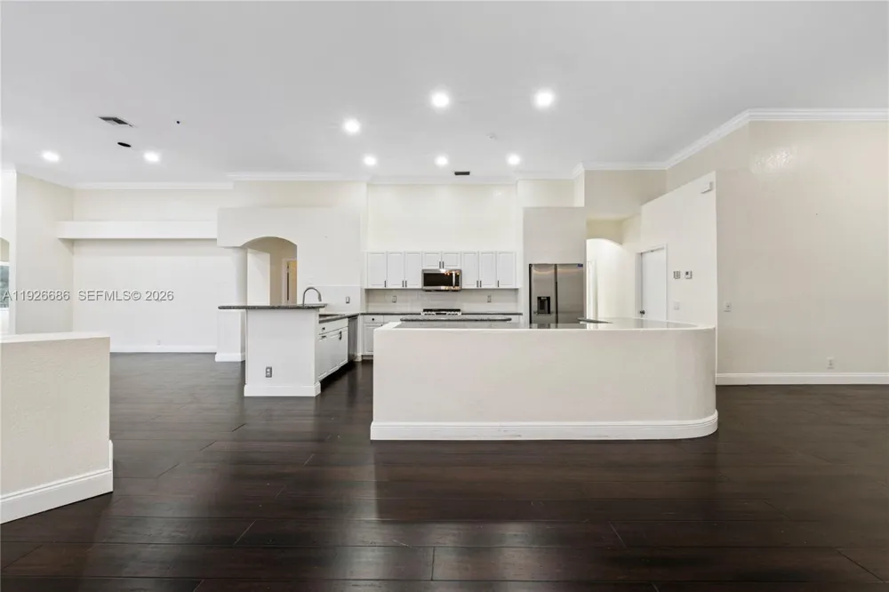 2893 Oakbrook Dr Weston, FL 33332