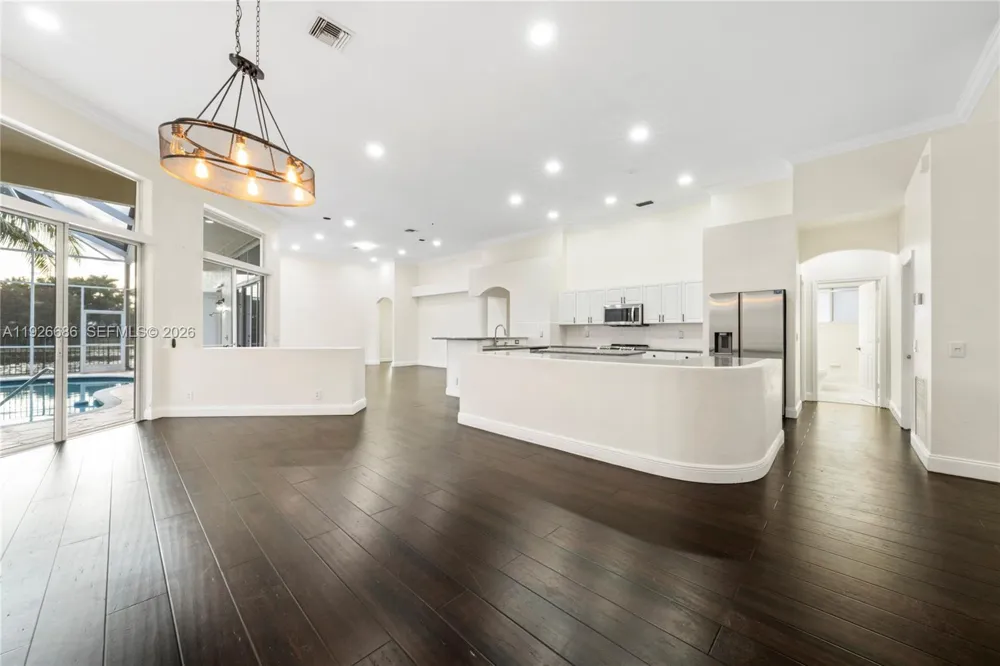 2893 Oakbrook Dr Weston, FL 33332