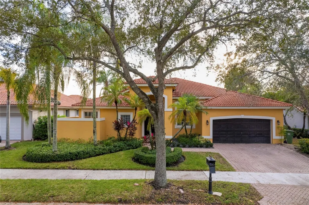 2893 Oakbrook Dr Weston, FL 33332