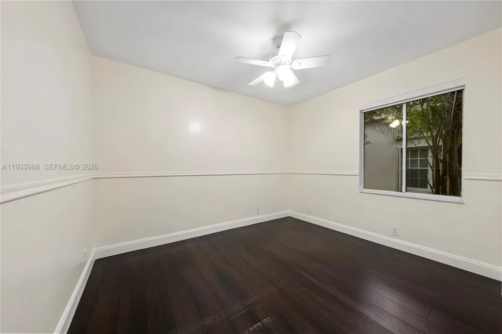 2893 Oakbrook Dr Weston, FL 33332