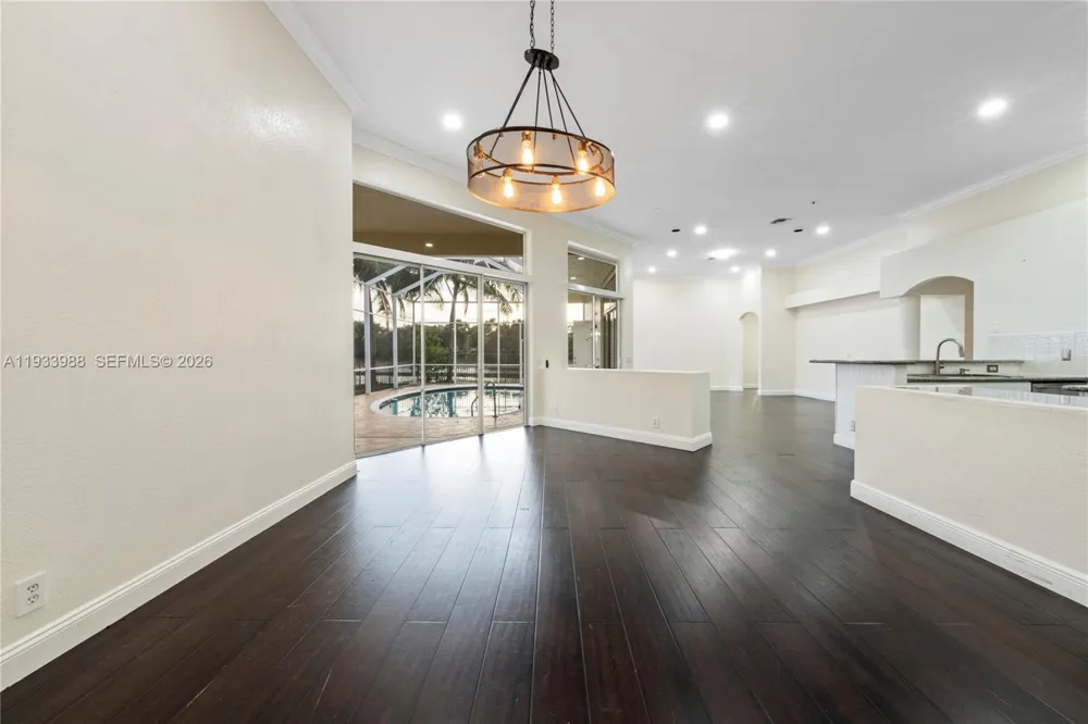 2893 Oakbrook Dr Weston, FL 33332