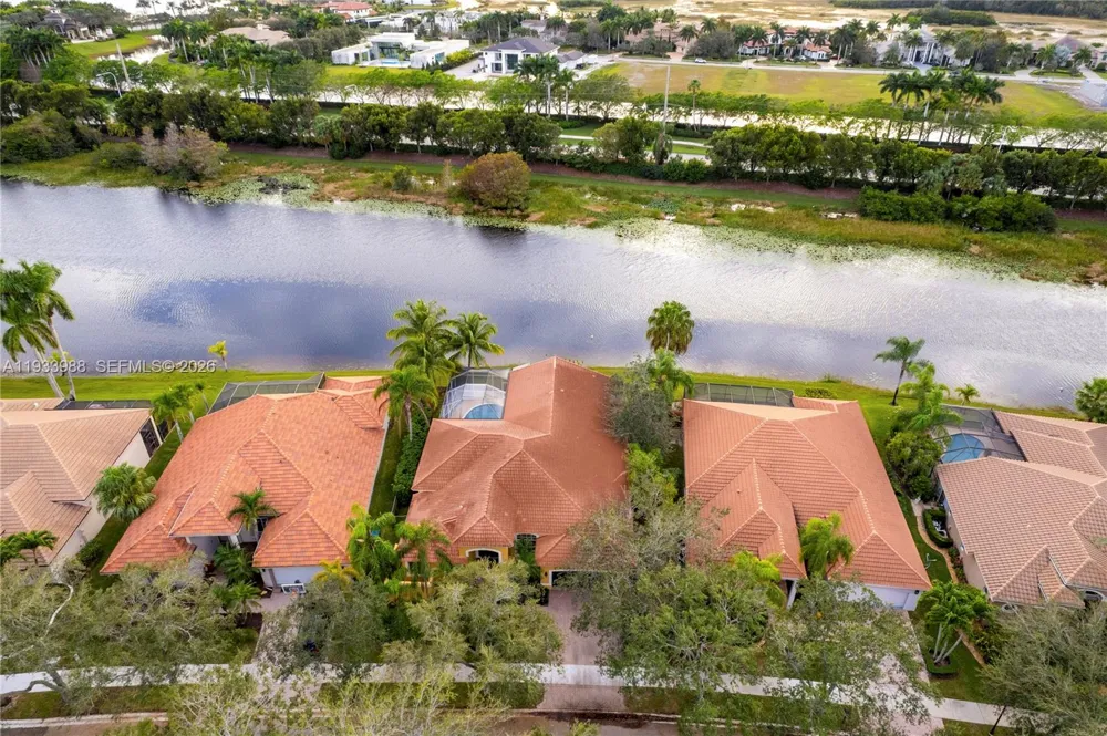 2893 Oakbrook Dr Weston, FL 33332