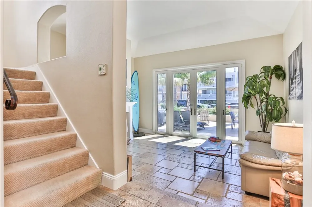 215 6th street Huntington Beach, CA 92648