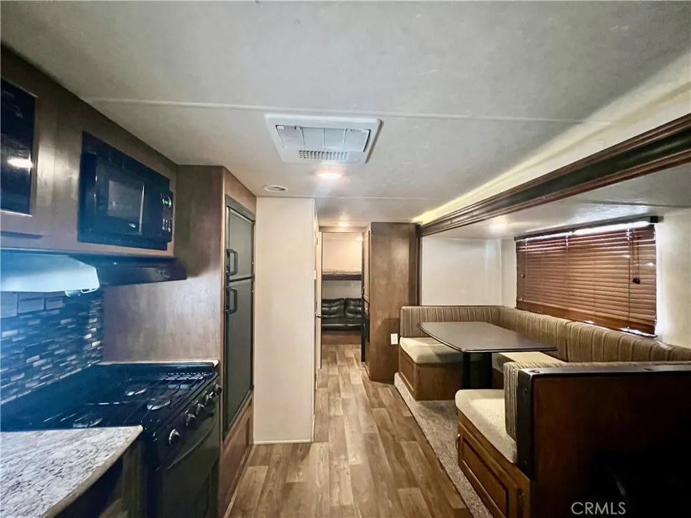1295 S Cawston Avenue Hemet, CA 92545
