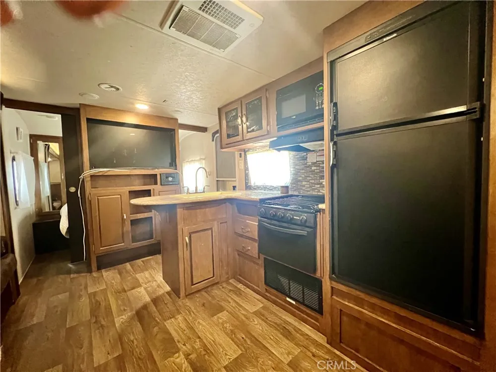 1295 S Cawston Avenue Hemet, CA 92545