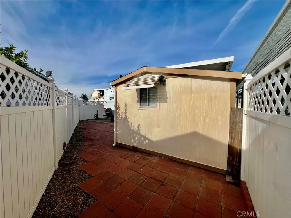 1295 S Cawston Avenue Hemet, CA 92545