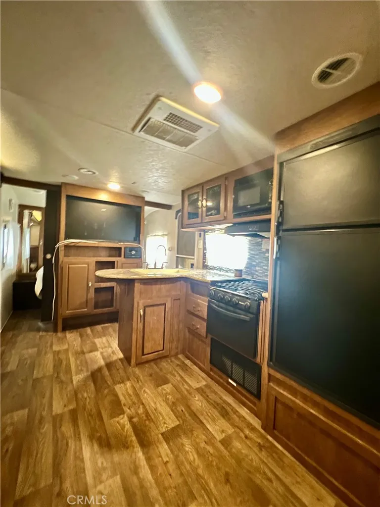 1295 S Cawston Avenue Hemet, CA 92545