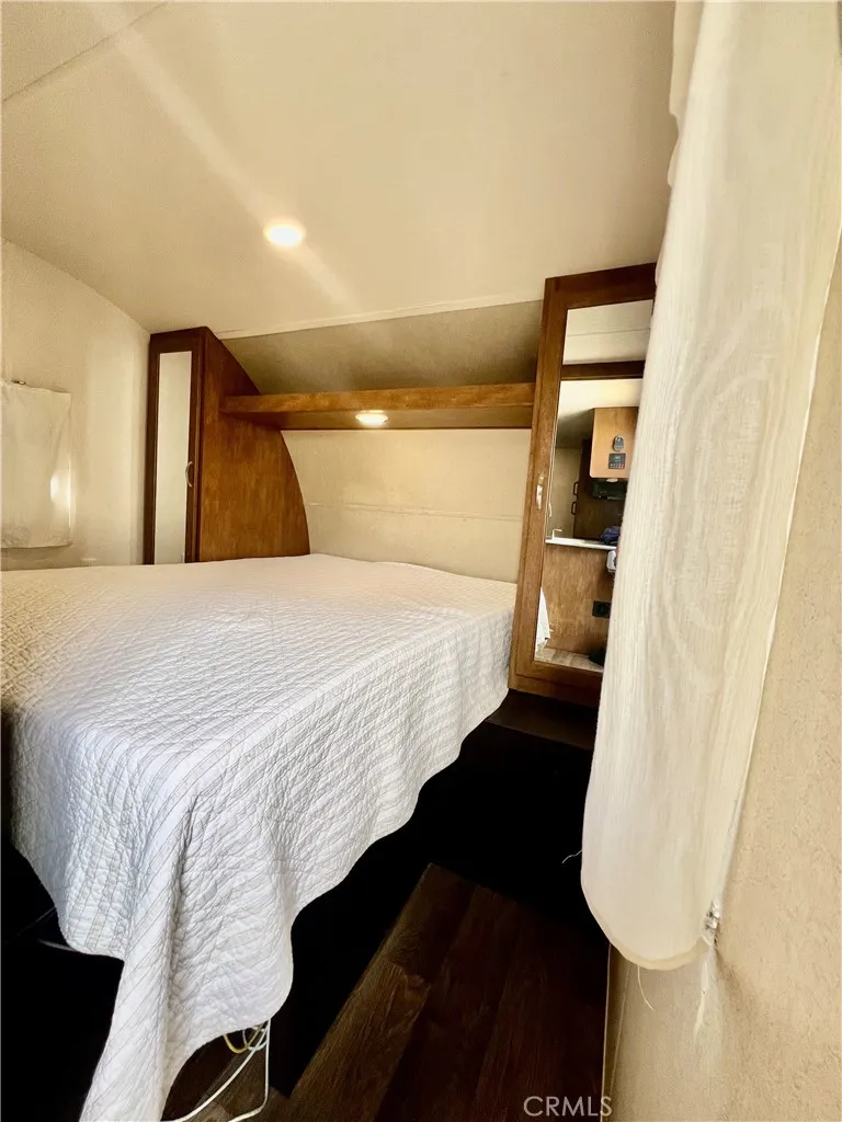1295 S Cawston Avenue Hemet, CA 92545