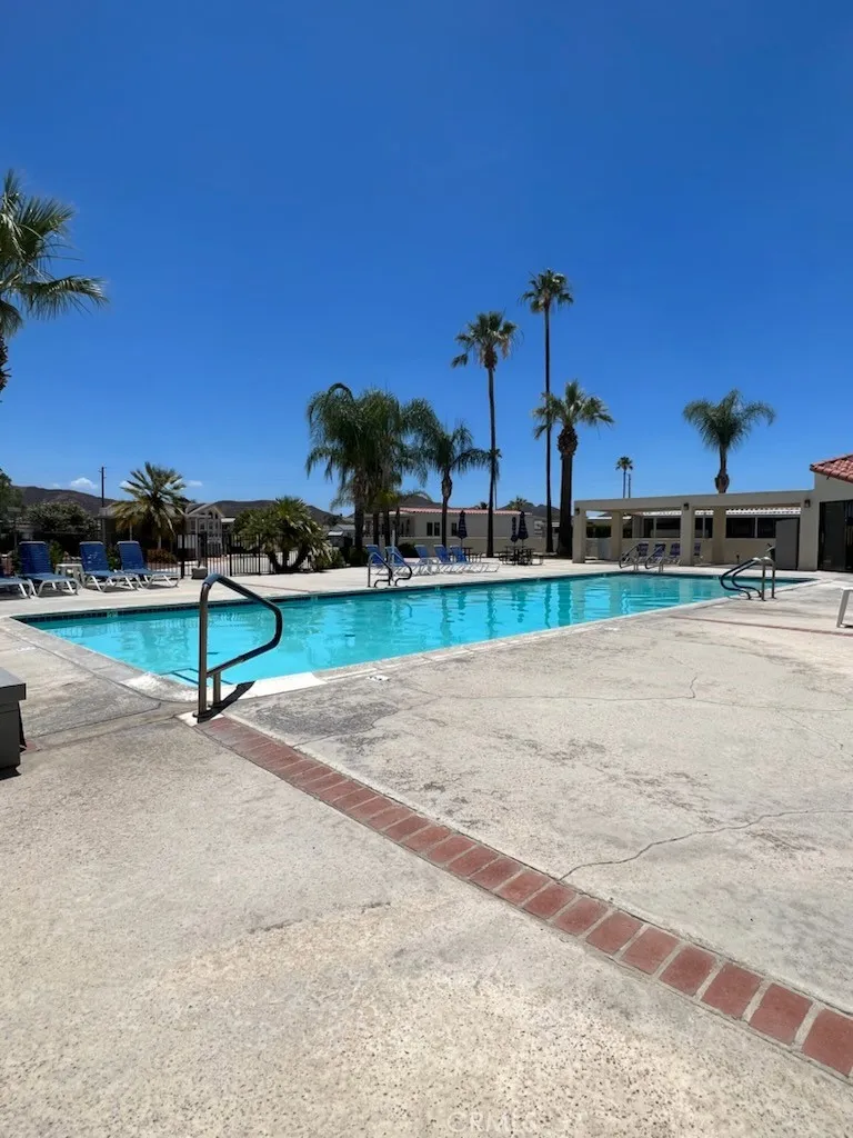 1295 S Cawston Avenue Hemet, CA 92545