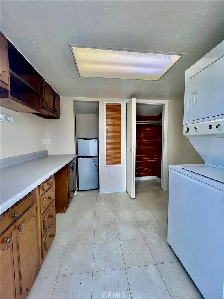 1295 S Cawston Avenue Hemet, CA 92545