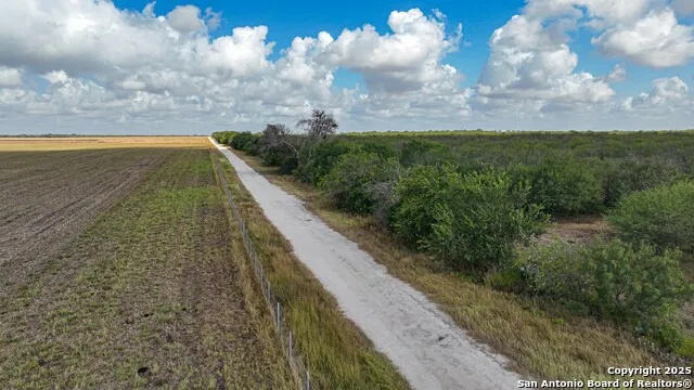 10+/- ACRES CR 152 Kenedy, TX 78119