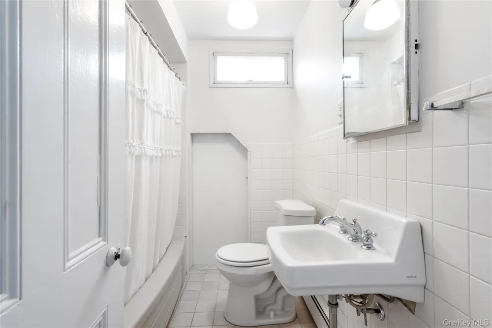 685 Orchard Street New Suffolk, NY 11956