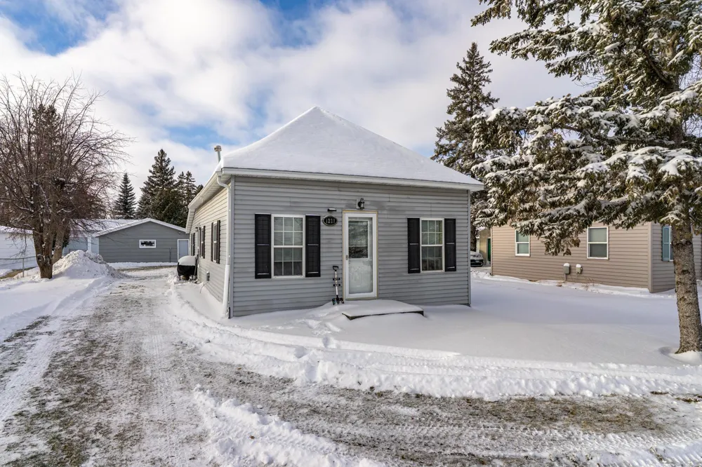 1221 Knight Avenue Thief River Falls, MN 56701