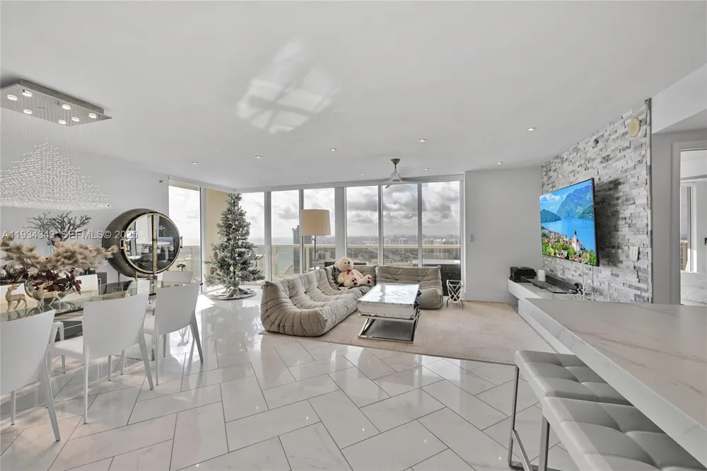 1850 S Ocean Dr #PH4405 Hallandale Beach, FL 33009