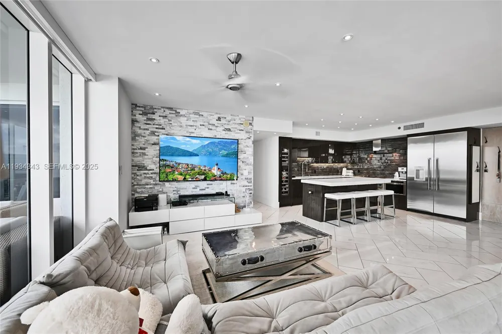1850 S Ocean Dr #PH4405 Hallandale Beach, FL 33009