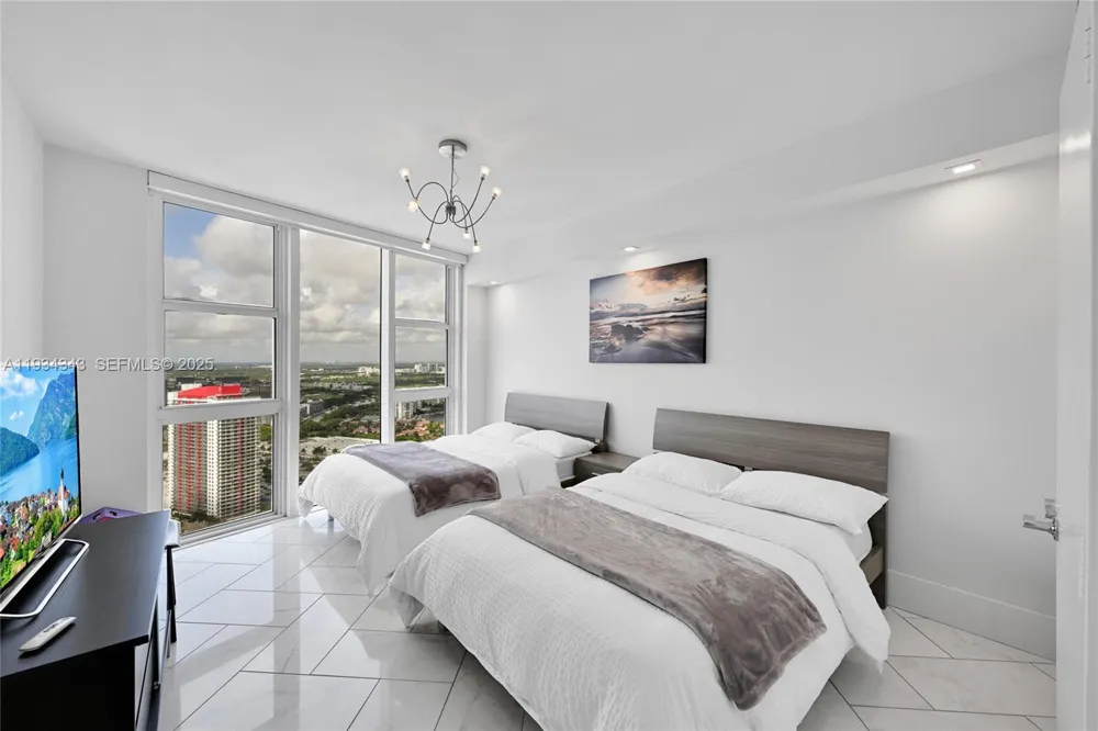 1850 S Ocean Dr #PH4405 Hallandale Beach, FL 33009