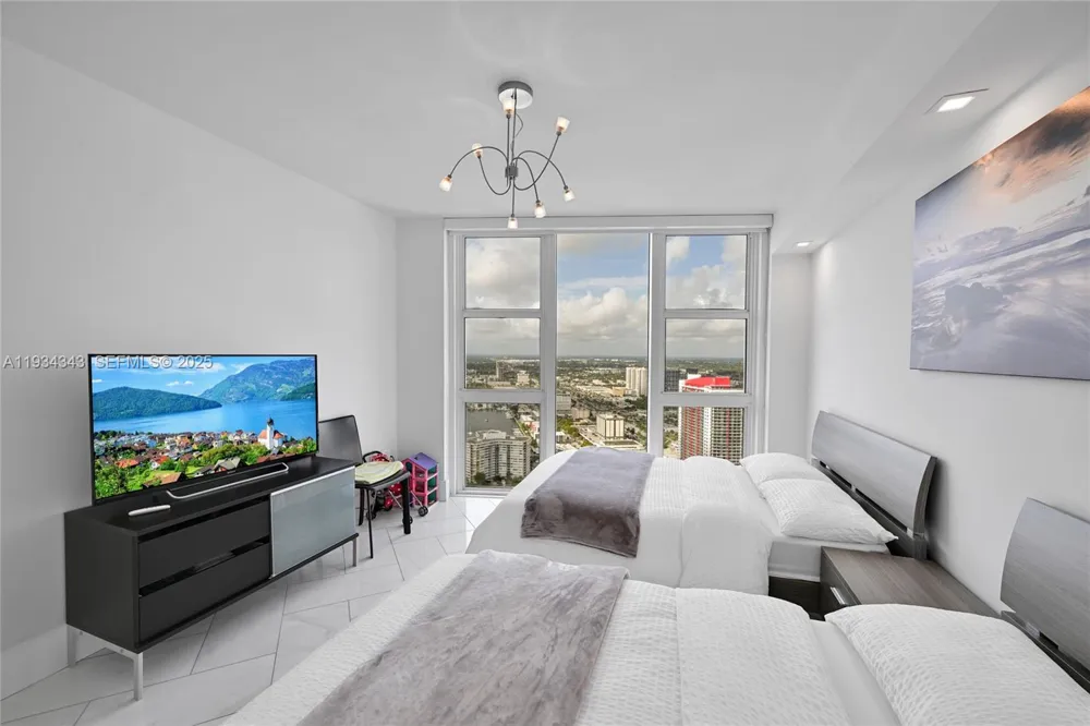 1850 S Ocean Dr #PH4405 Hallandale Beach, FL 33009