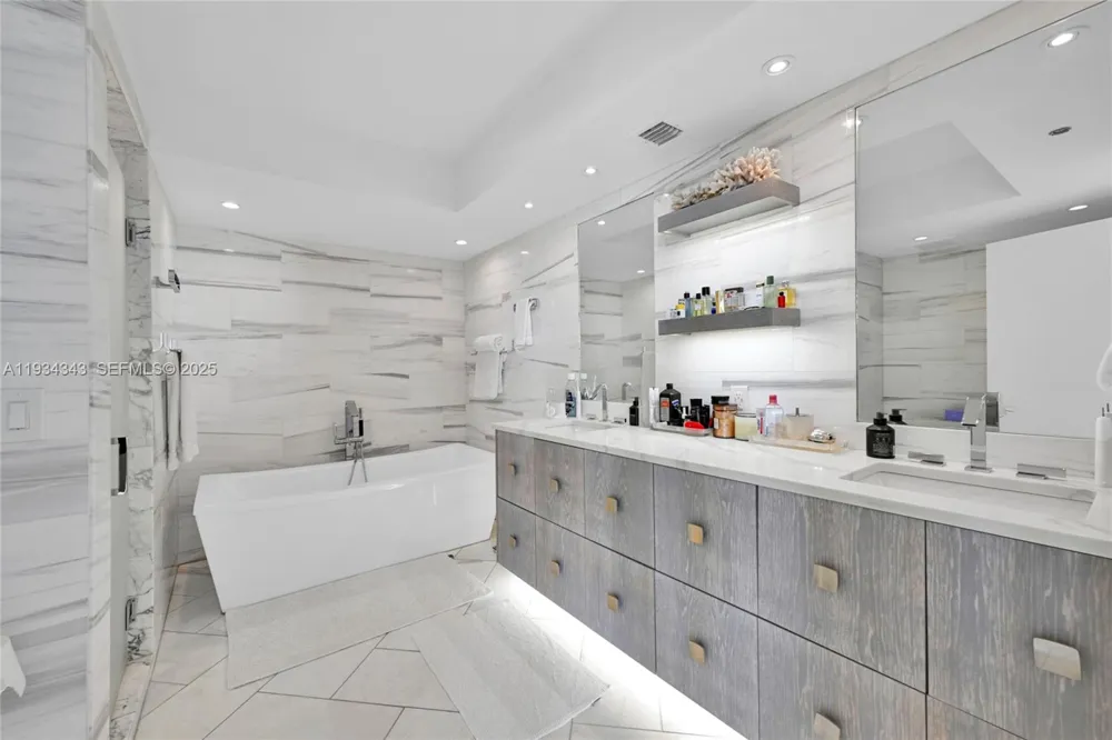 1850 S Ocean Dr #PH4405 Hallandale Beach, FL 33009