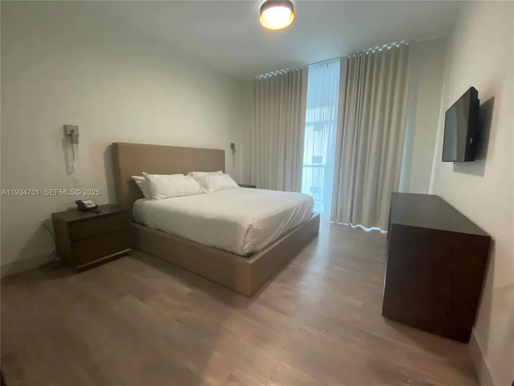 777 Ocean Dr #S514 Hollywood, FL 33019