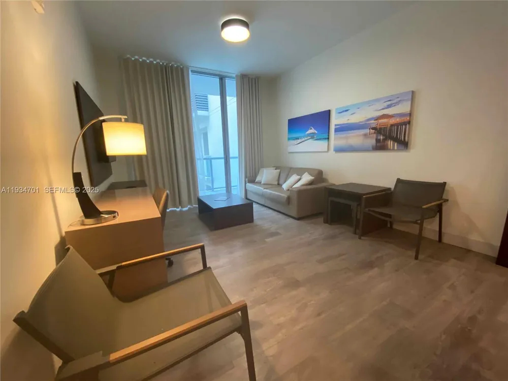 777 Ocean Dr #S514 Hollywood, FL 33019