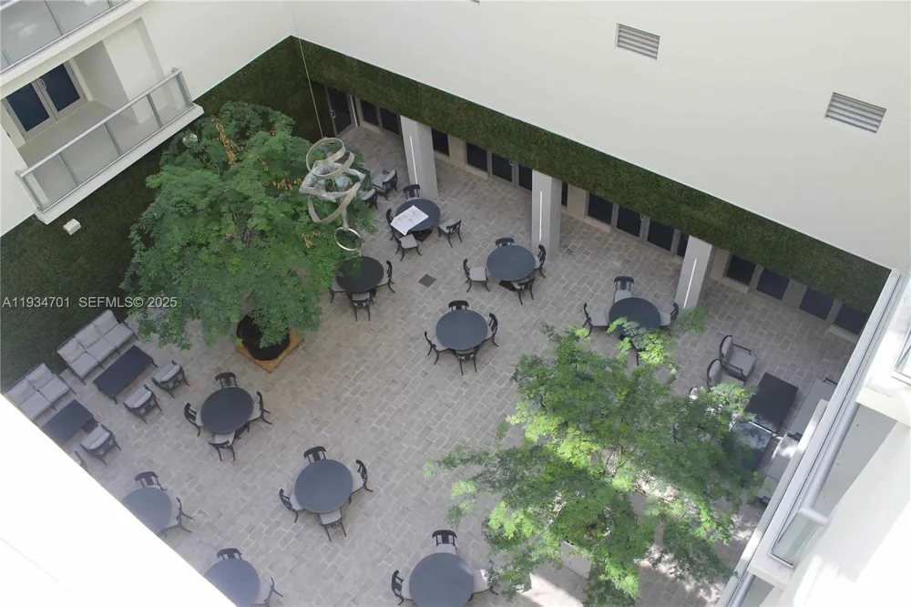 777 Ocean Dr #S514 Hollywood, FL 33019