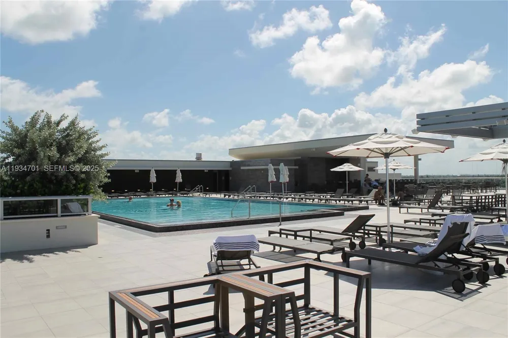 777 Ocean Dr #S514 Hollywood, FL 33019