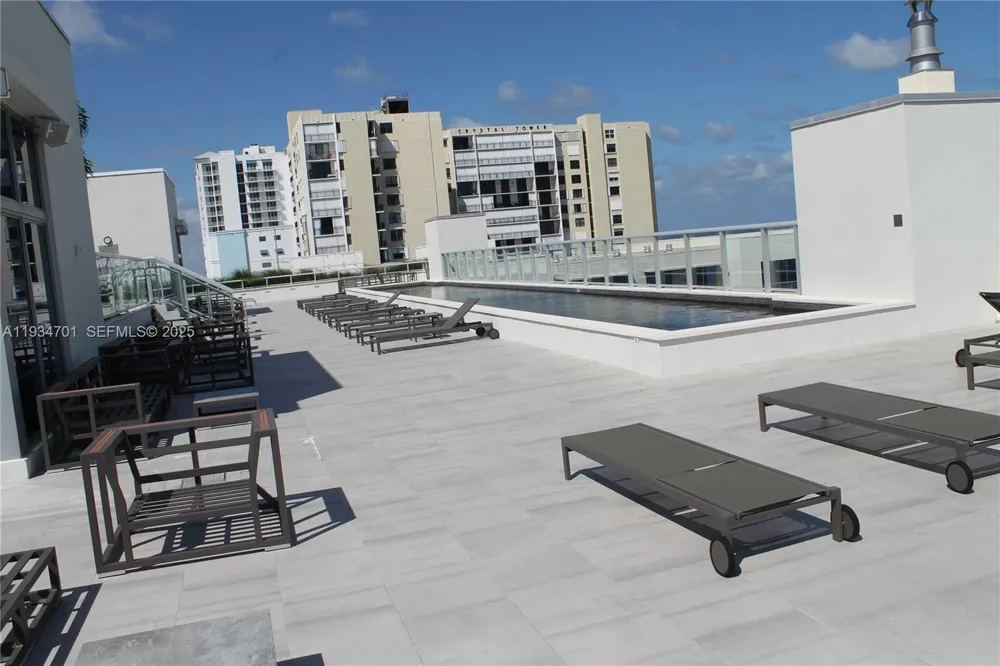 777 Ocean Dr #S514 Hollywood, FL 33019
