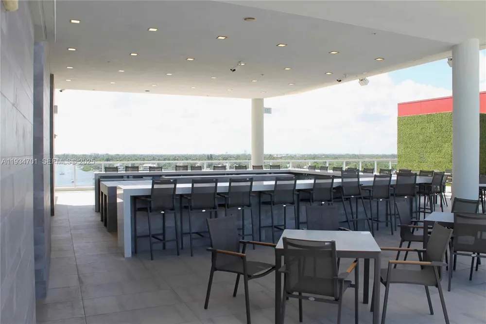 777 Ocean Dr #S514 Hollywood, FL 33019