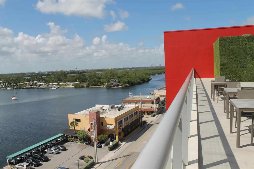 777 Ocean Dr #S514 Hollywood, FL 33019