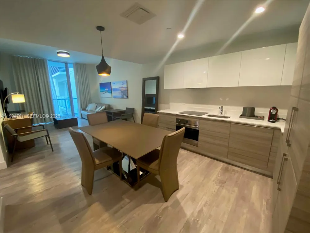 777 Ocean Dr #S514 Hollywood, FL 33019