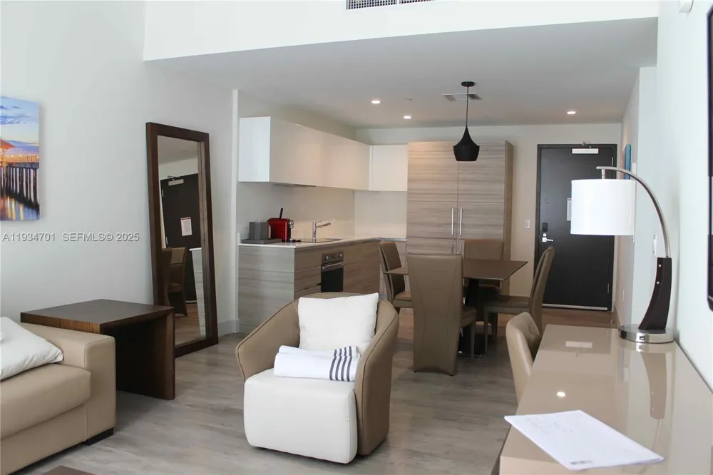 777 Ocean Dr #S514 Hollywood, FL 33019