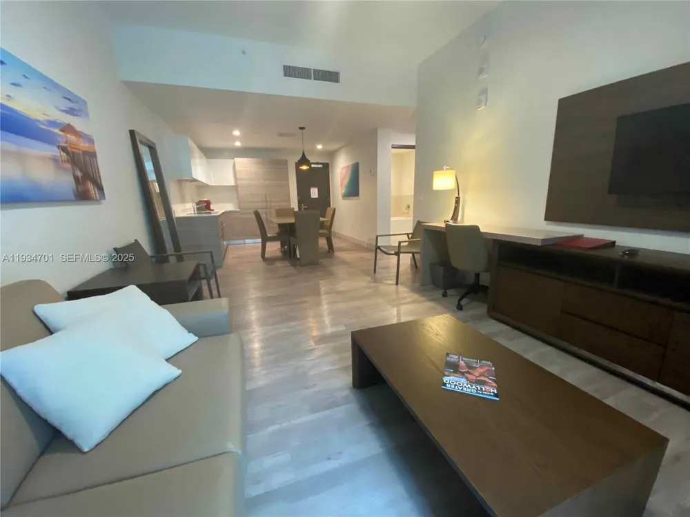 777 Ocean Dr #S514 Hollywood, FL 33019